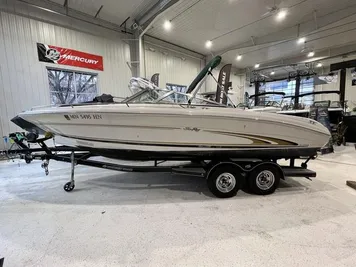 1999 Sea Ray 230 Bow Rider