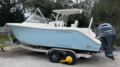 2024 Cobia 220 DC