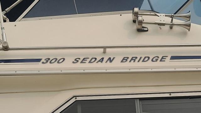 1989 Sea Ray 300 Sedan Bridge