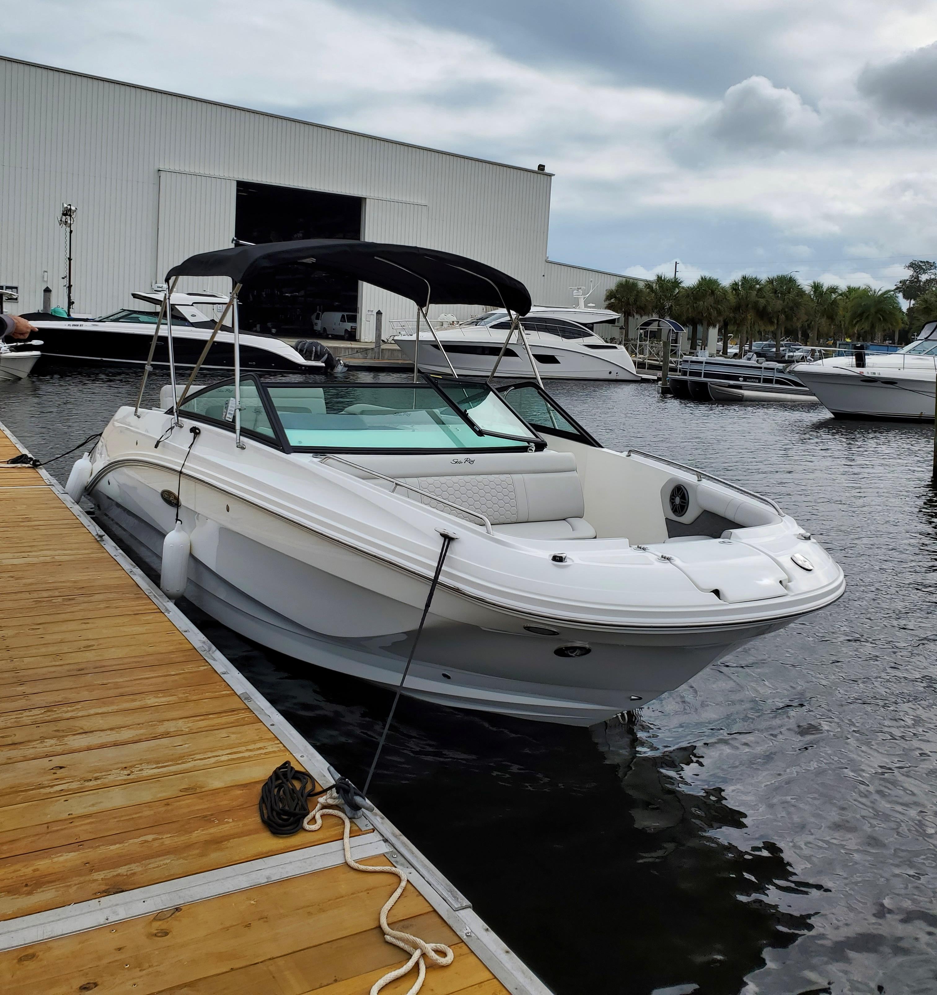 Shop Used 2022 Sea Ray 250 SDX OB For Sale In Palm Coast | BoatTrader