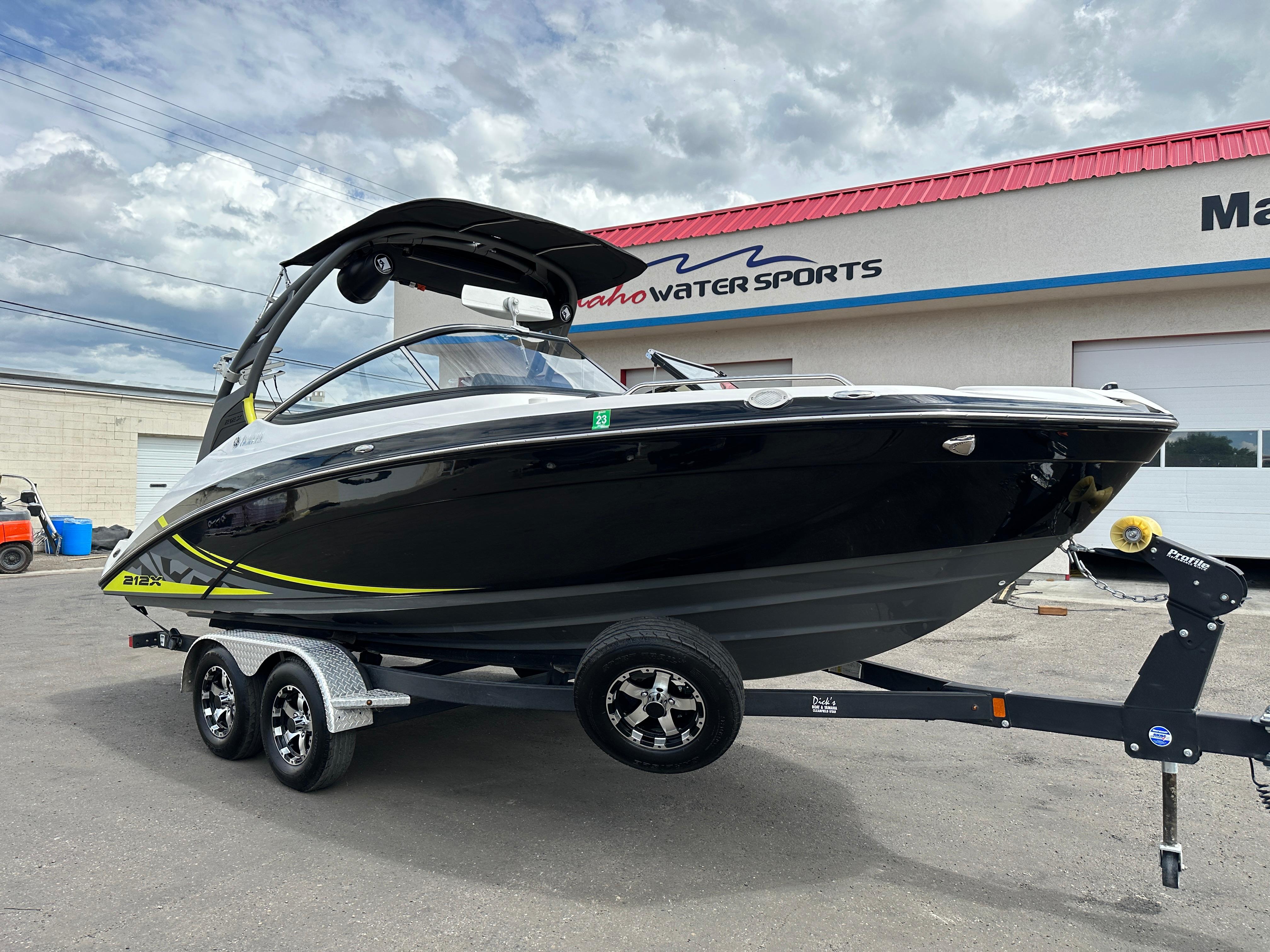 2020 Yamaha jet boats 212X