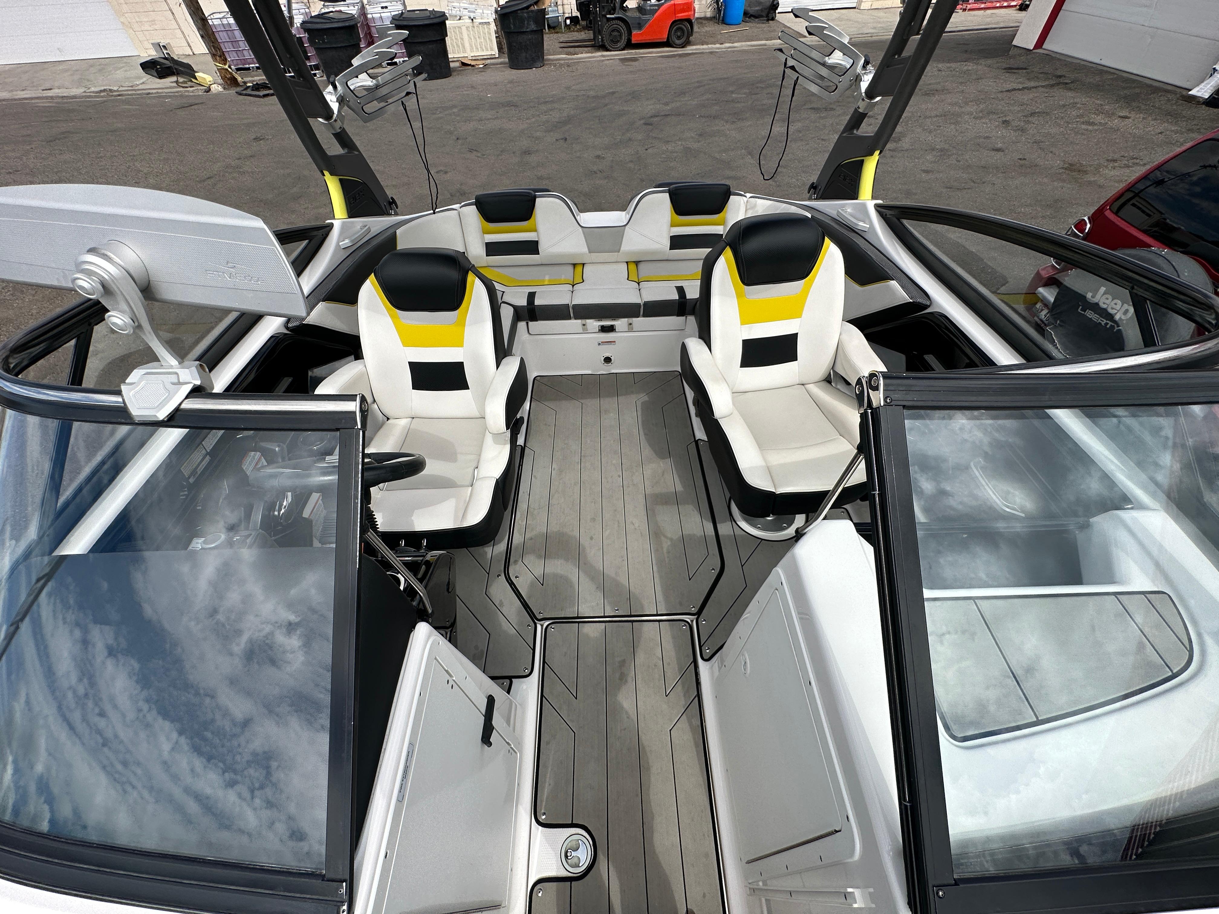 2020 Yamaha jet boats 212X