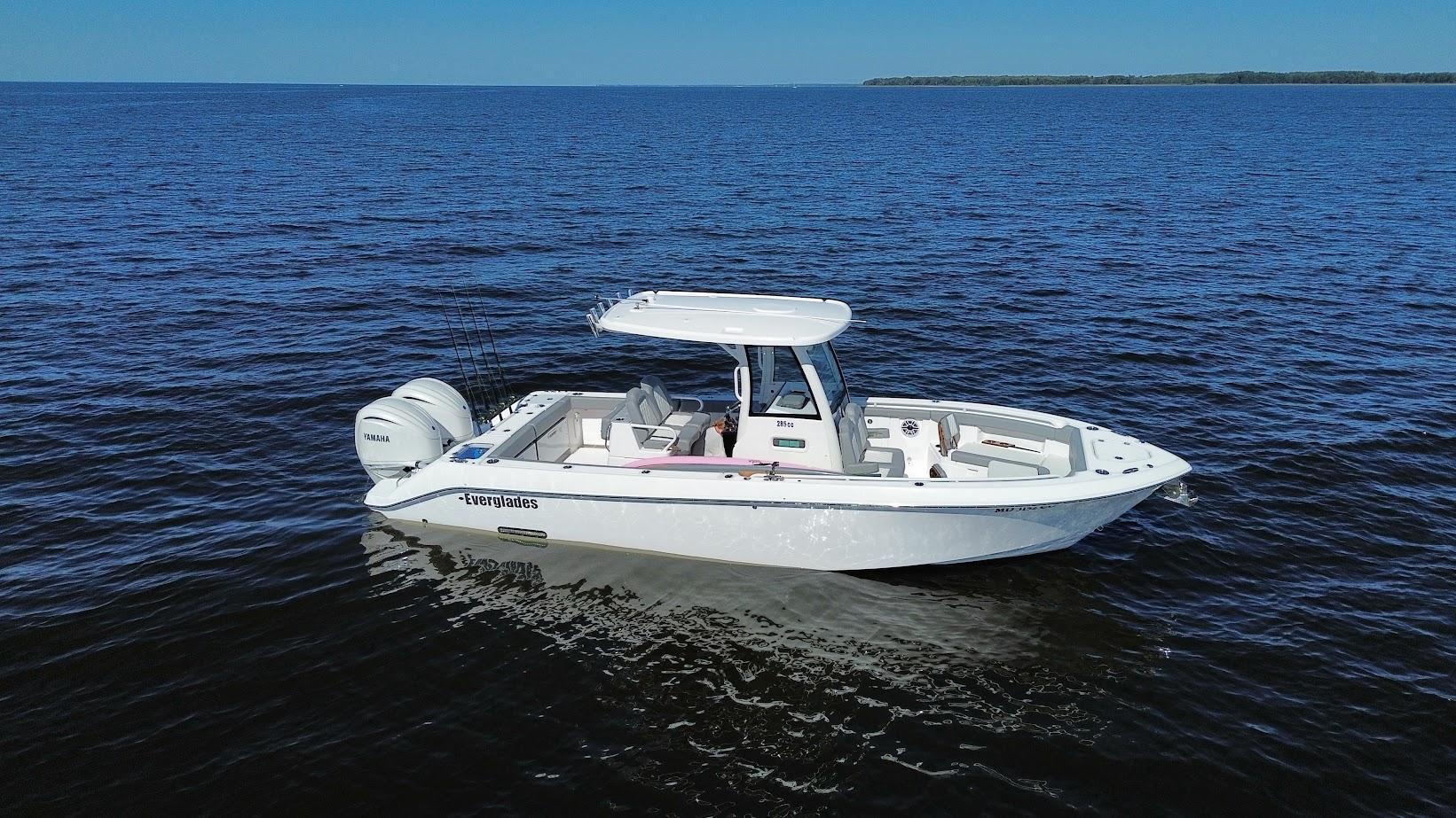 Everglades 285cc: 2023 Boat Buyers Guide