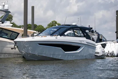 2024 Cruisers Yachts 42 GLS South Beach Outboard