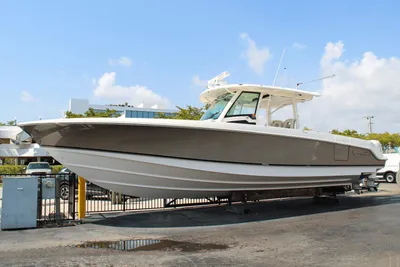 2018 Boston Whaler 380 Outrage