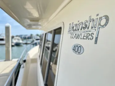 2006 Mainship 400 Trawler