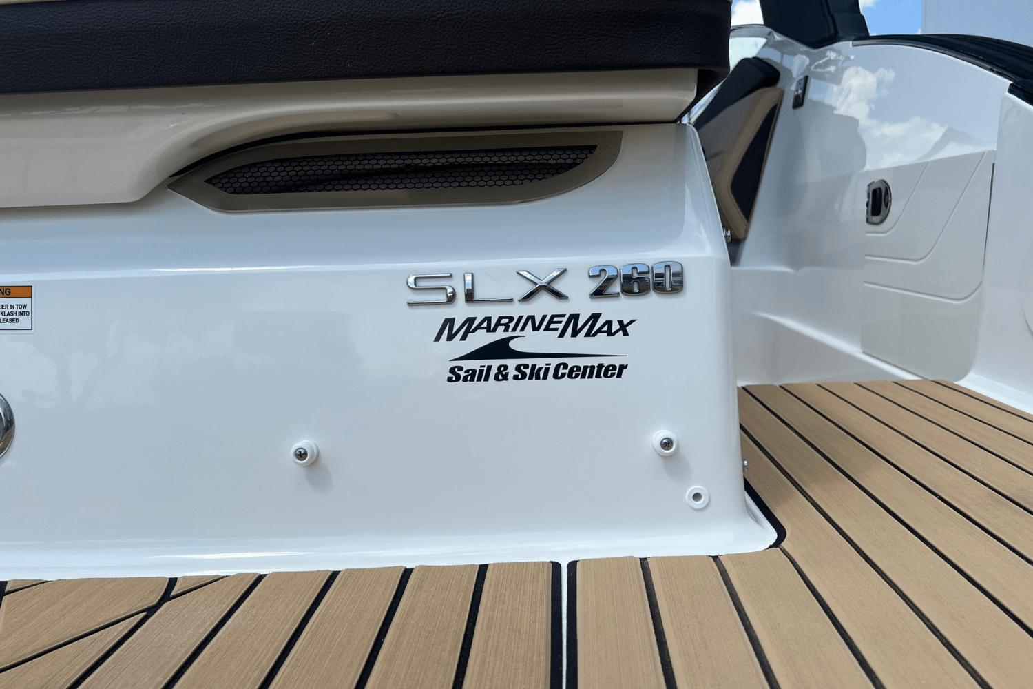2024 Sea Ray SLX 260