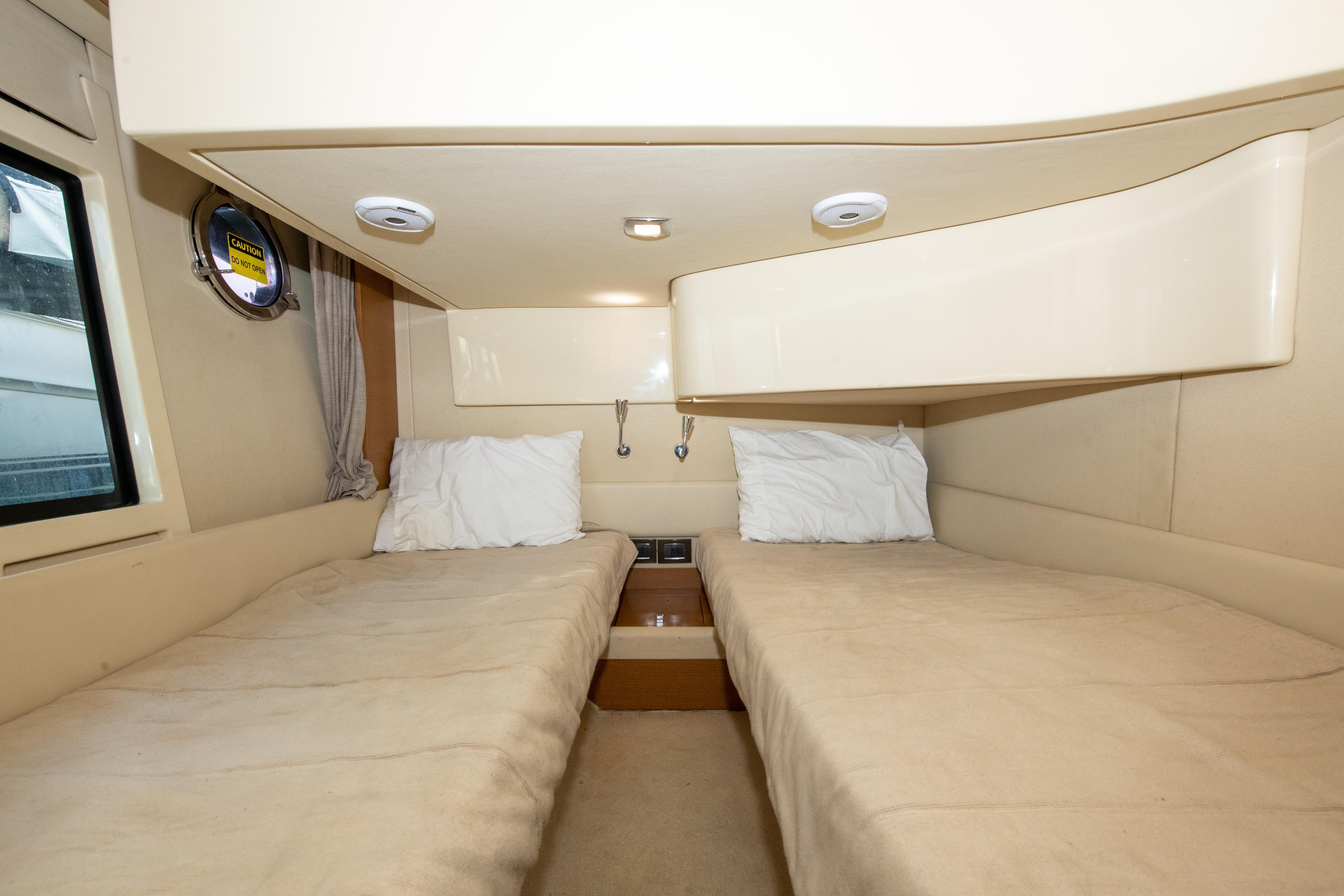 Azimut 42 - Guest Stateroom