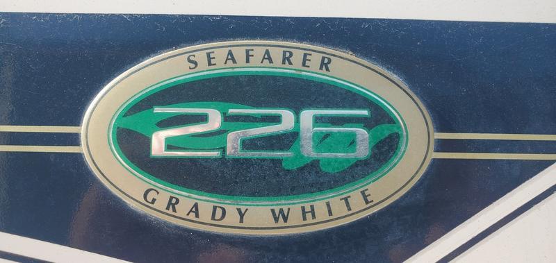2001 Grady-White Seafarer 226