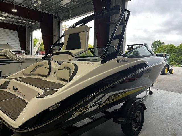 2017 Yamaha Boats AR195