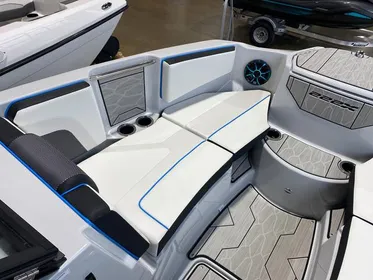 2023 Yamaha Boats 222XD