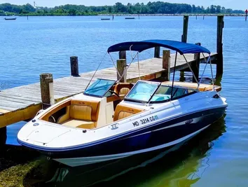 2014 Sea Ray 220 Sundeck