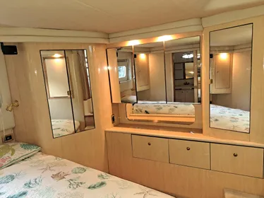 2000 Sea Ray 420 Aft Cabin