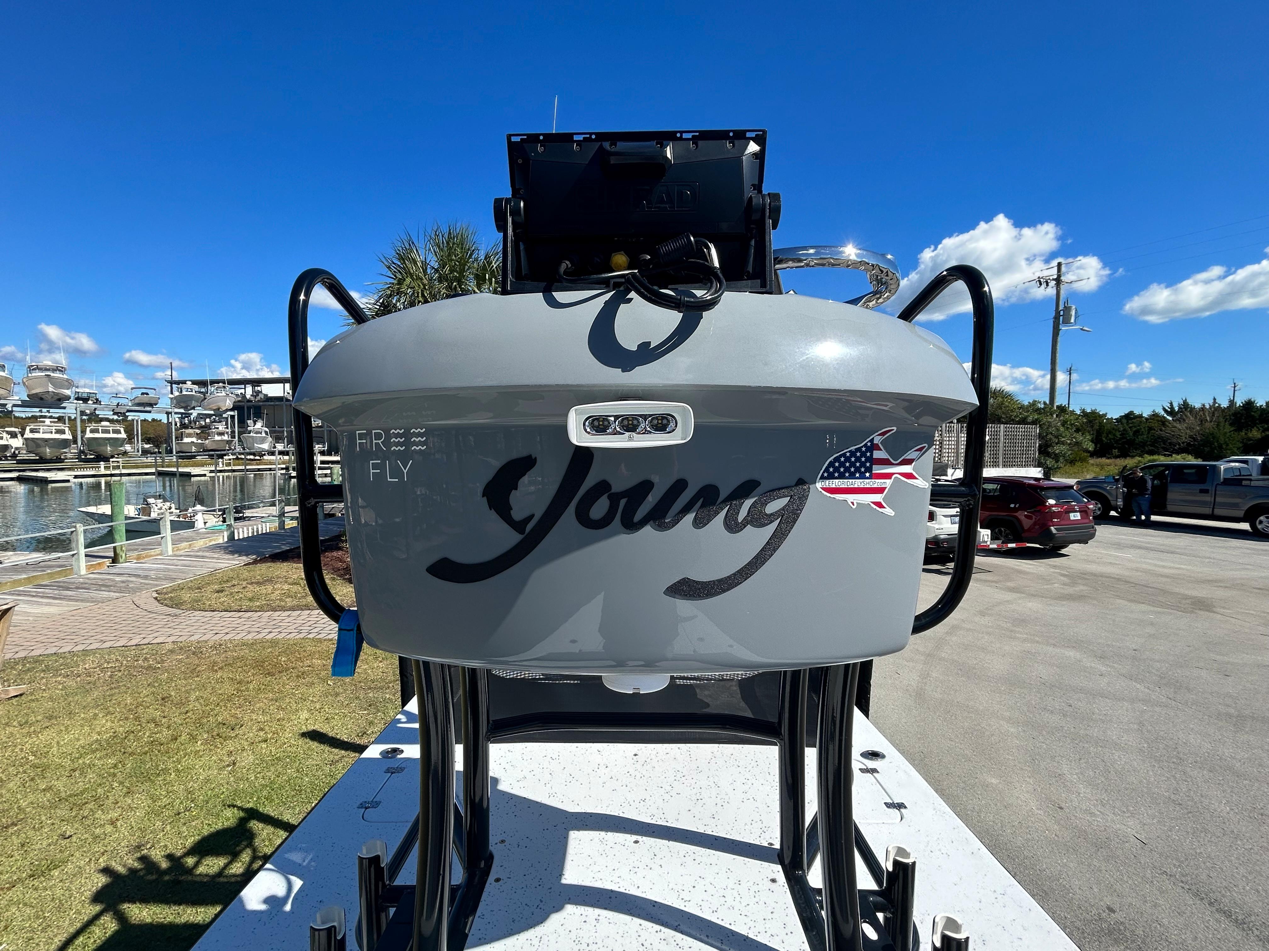 2019 Young Boats Gulfshore 22