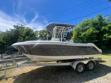 2024 Robalo R222 Explorer