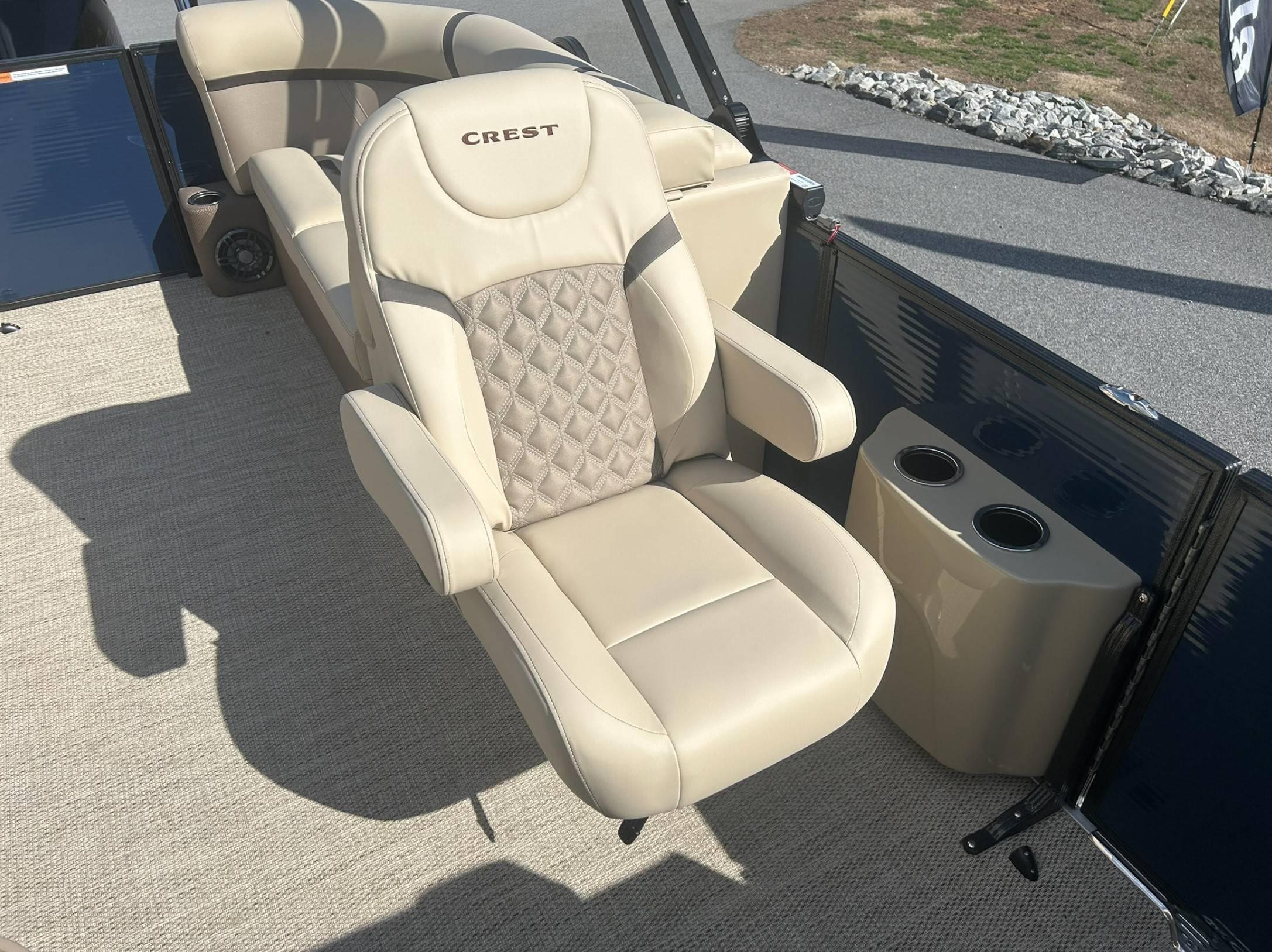 New 2024 Crest Classic Platinum 240 SLC, 30506 Lake Lanier - Boat Trader