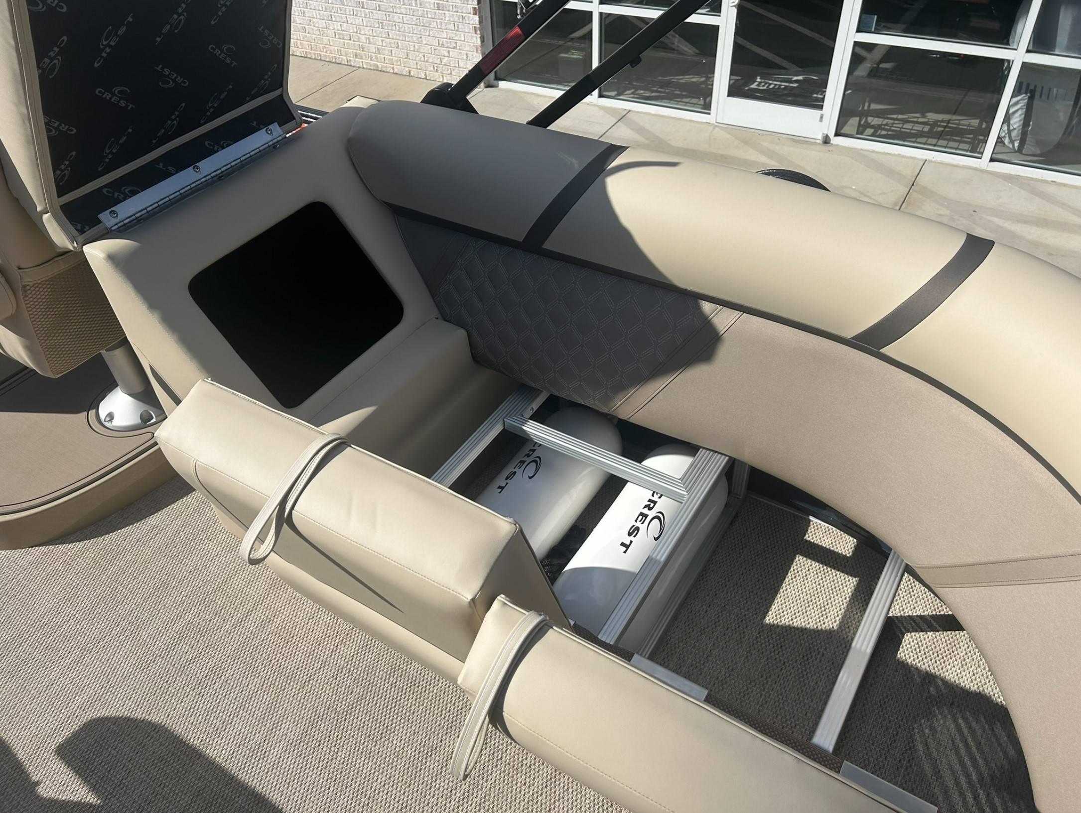 New 2024 Crest Classic Platinum 240 SLC, 30506 Lake Lanier - Boat Trader