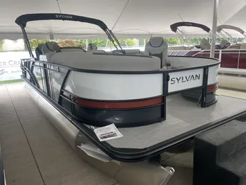 2024 Sylvan L-3 PARTY FISH 115HP BUNK TRAILER