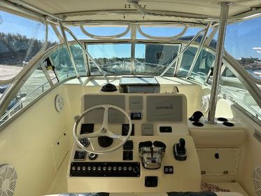 2000 Pursuit 3070 Offshore Center Console