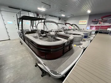 2023 Bennington 25 S STERN RADIUS TOP DECK