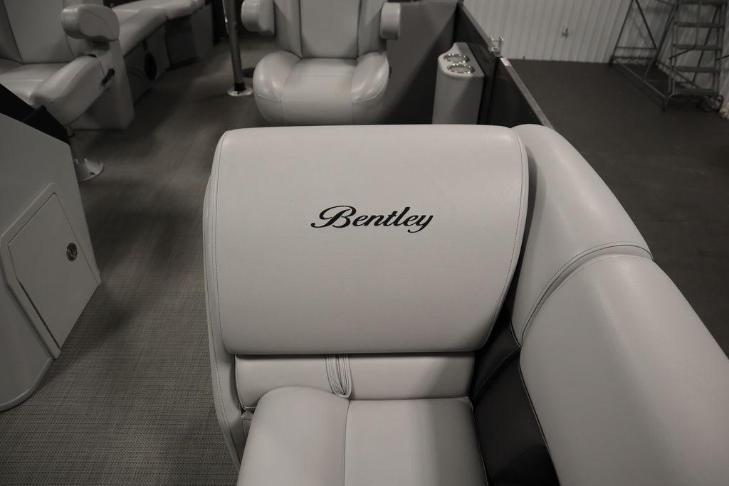 2023 Bentley Pontoons 203 NAV SE TRI-TOON
