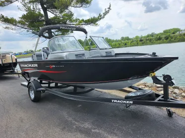 2019 Tracker Pro Guide V-175 Combo