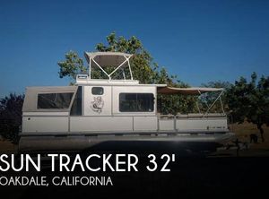 2003 Sun Tracker 32 Party Cruiser