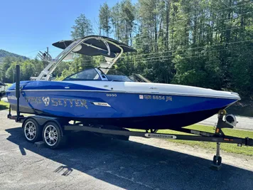 2012 Malibu Wakesetter 22 MXZ