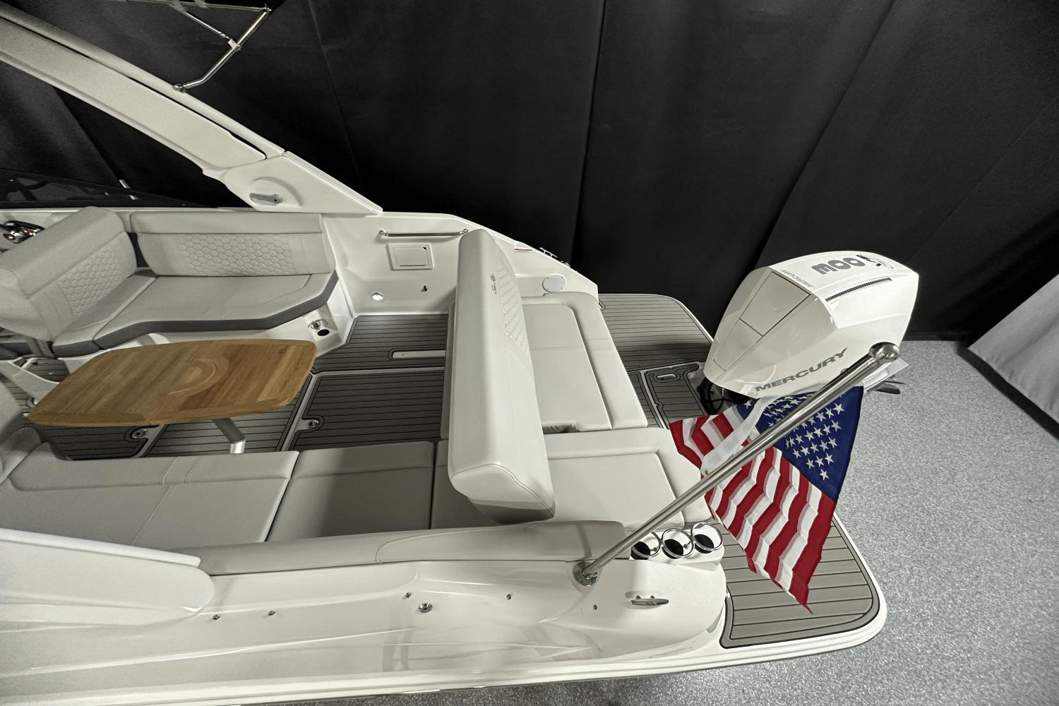 2024 Sea Ray SDX 250 Outboard