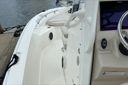 2023 Boston Whaler 220 Dauntless