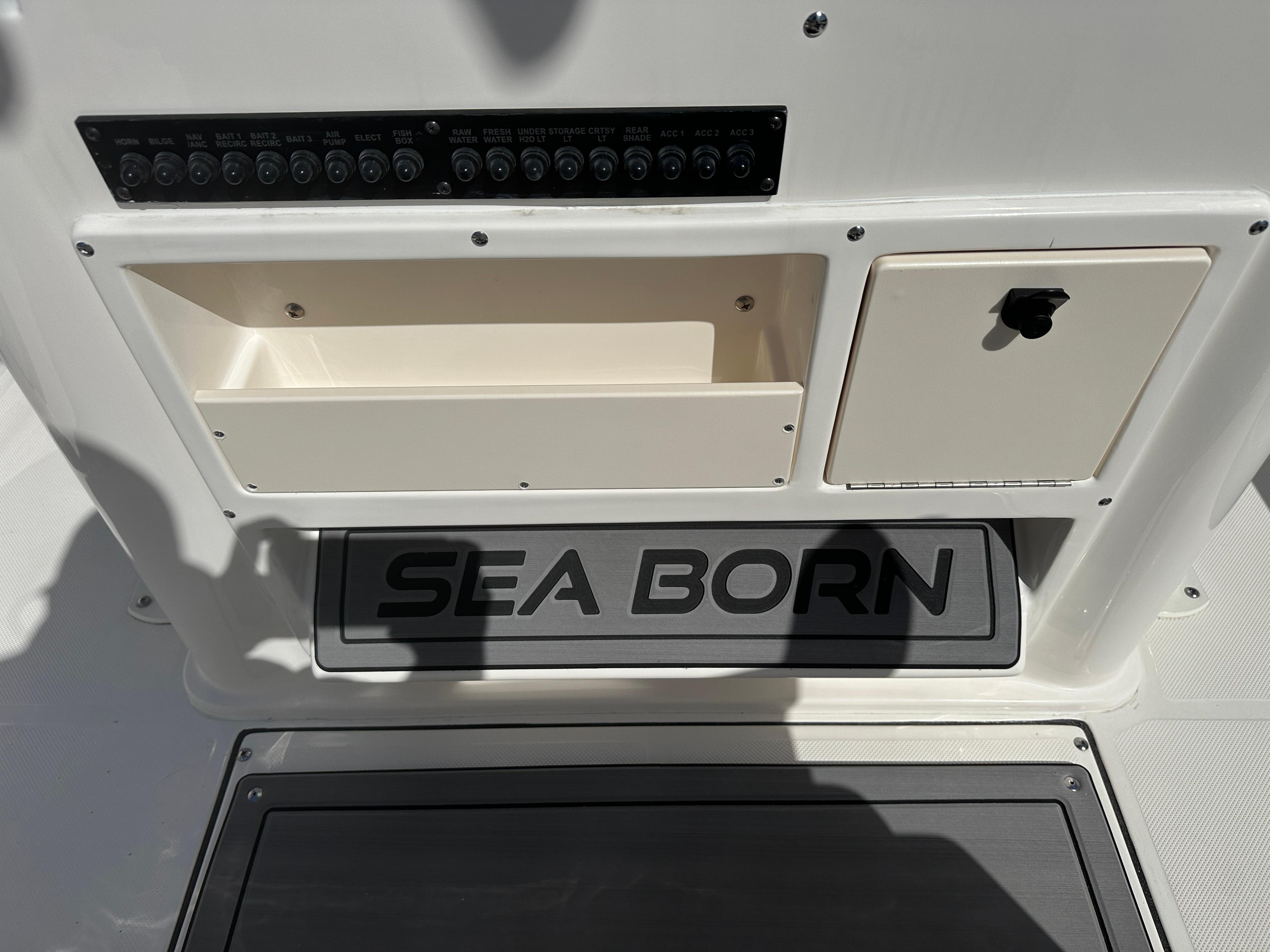 2024 Sea Born FX25 Bay