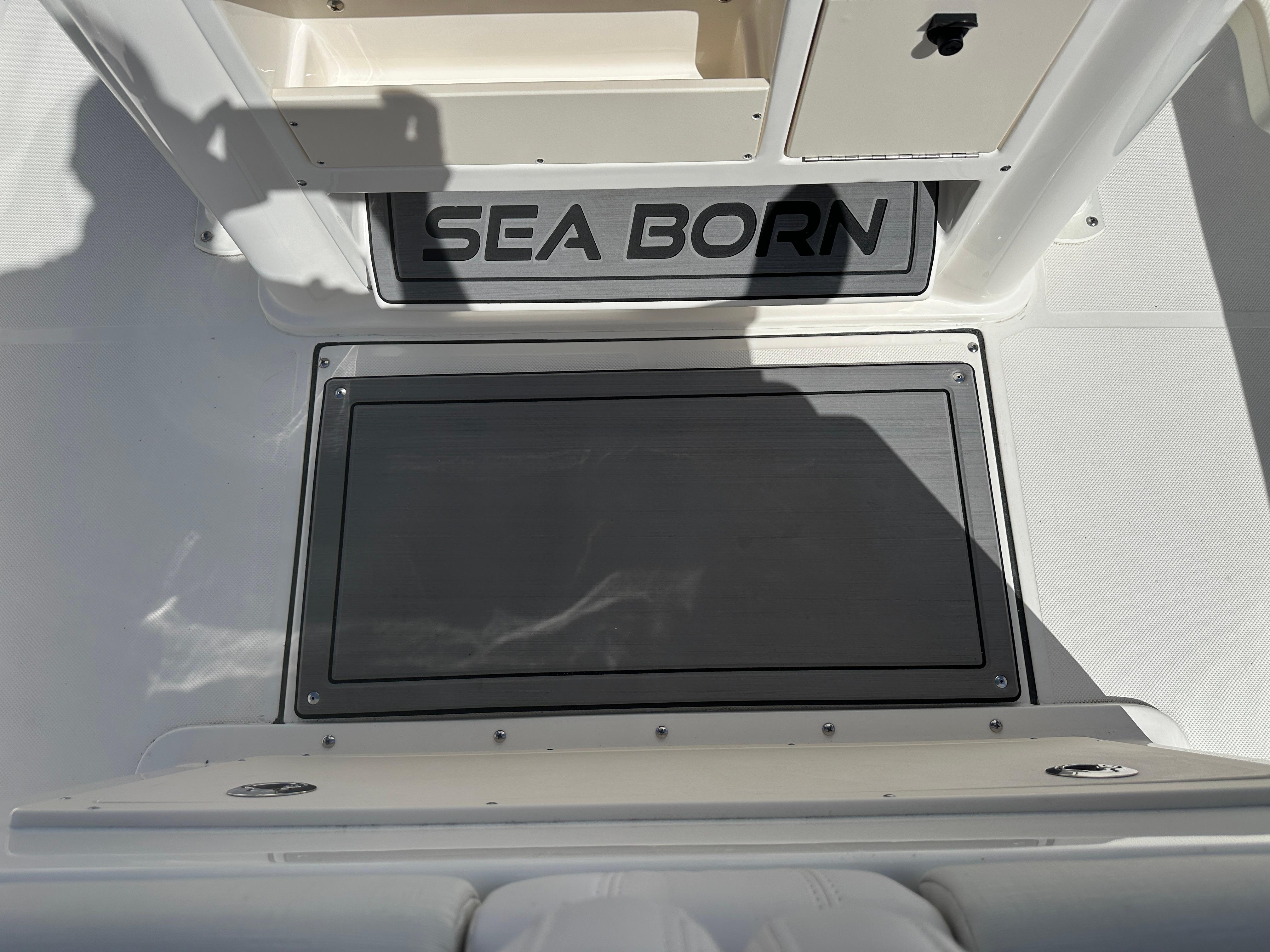 2024 Sea Born FX25 Bay