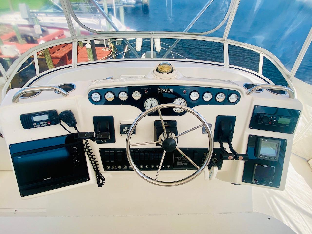 1997 Silverton 392 Motor Yacht