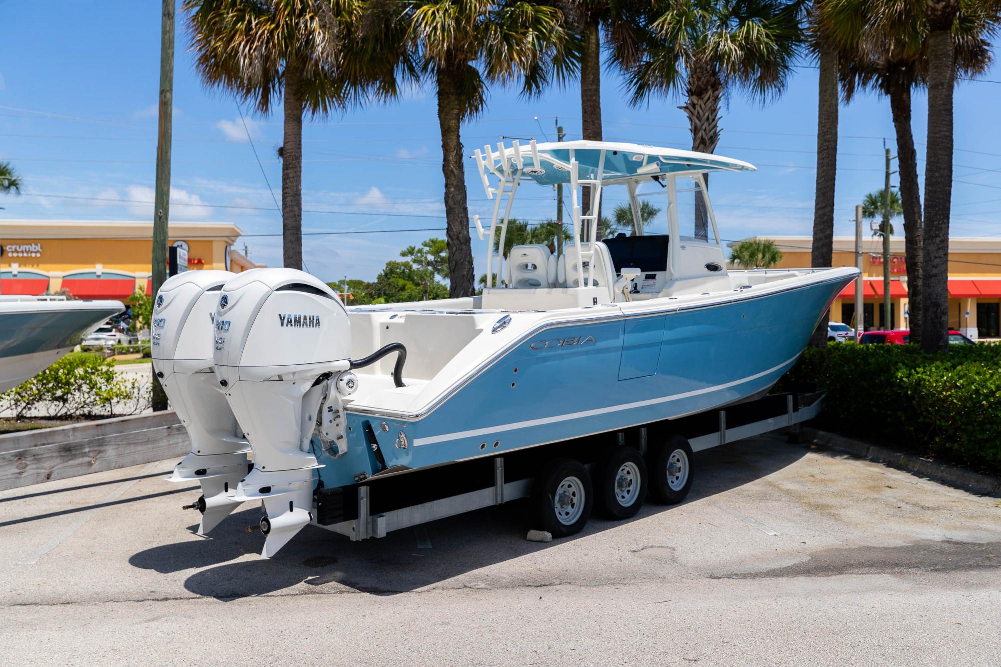 New 2024 Cobia 320 CC, 33166 Miami - Boat Trader