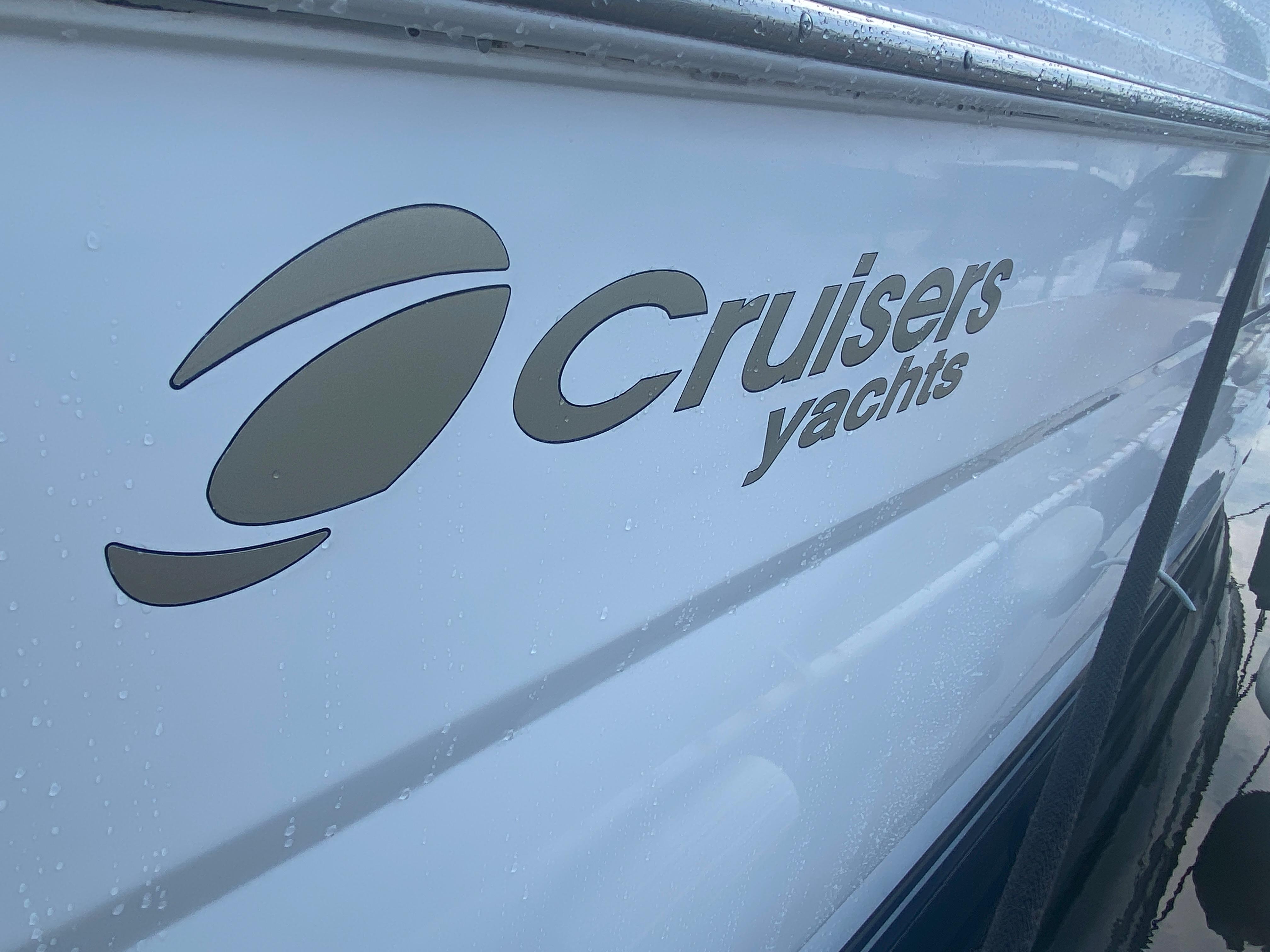 1998 Cruisers Yachts 3650 Motoryacht