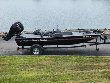 2021 Tracker Bass Tracker Classic XL