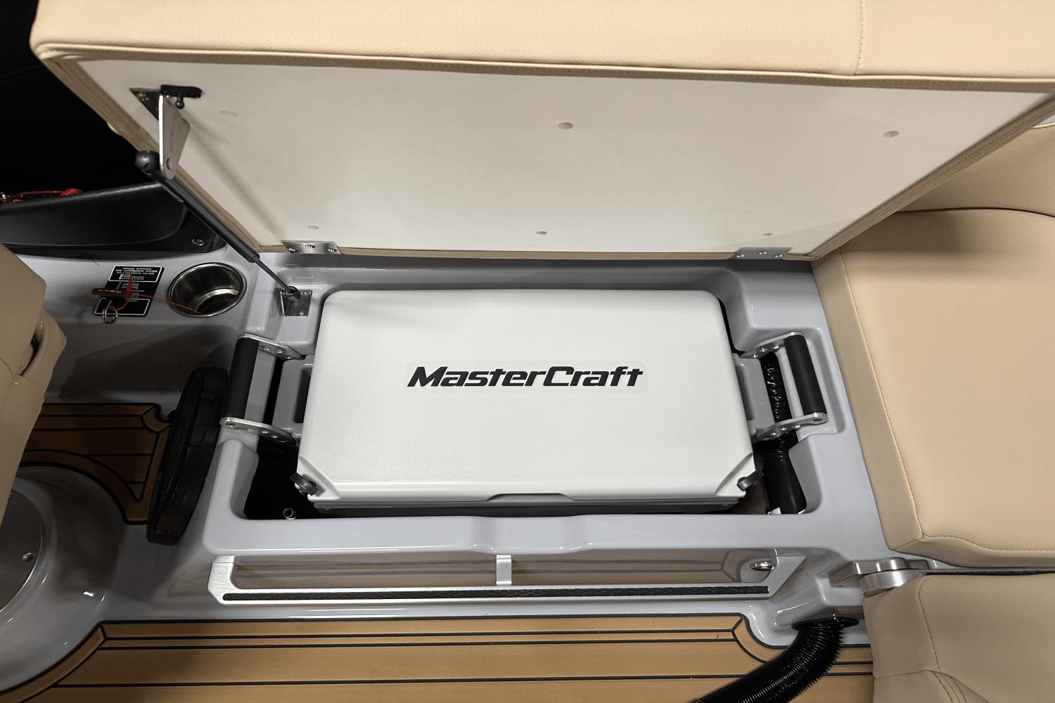 2024 MasterCraft XT20