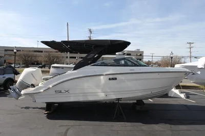 2024 Sea Ray SLX 260 Outboard