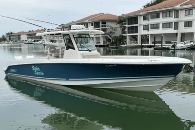 2017 Boston Whaler 330 Outrage