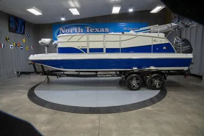 Research Godfrey Marine 226 REF-4 GATE Deck Boat on iboats.com