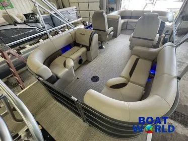 2024 Bentley Pontoons Legacy 200 Navigator Quad Lounge Pontoon & Honda 4