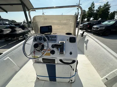 2009 Trophy Marine 181 Bay Boat