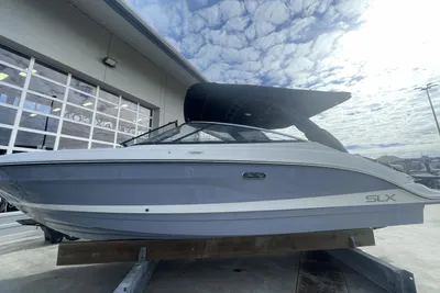 2024 Sea Ray SLX 260