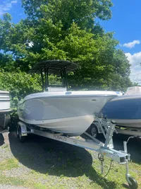 2024 Robalo R200 Center Console