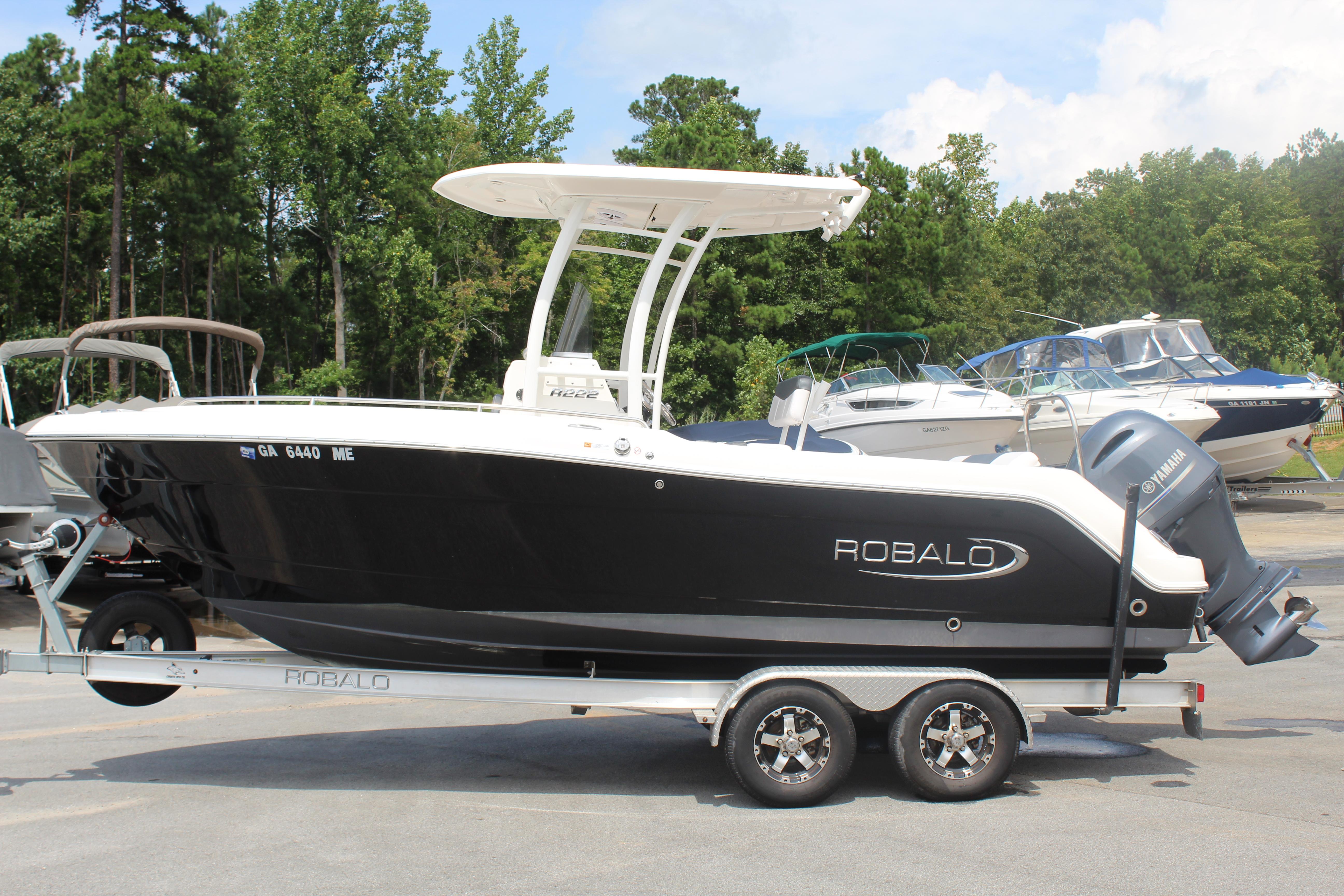 2020 Robalo R 222 CC