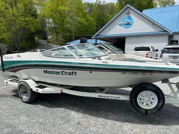 1997 MasterCraft MARISTAR 200V