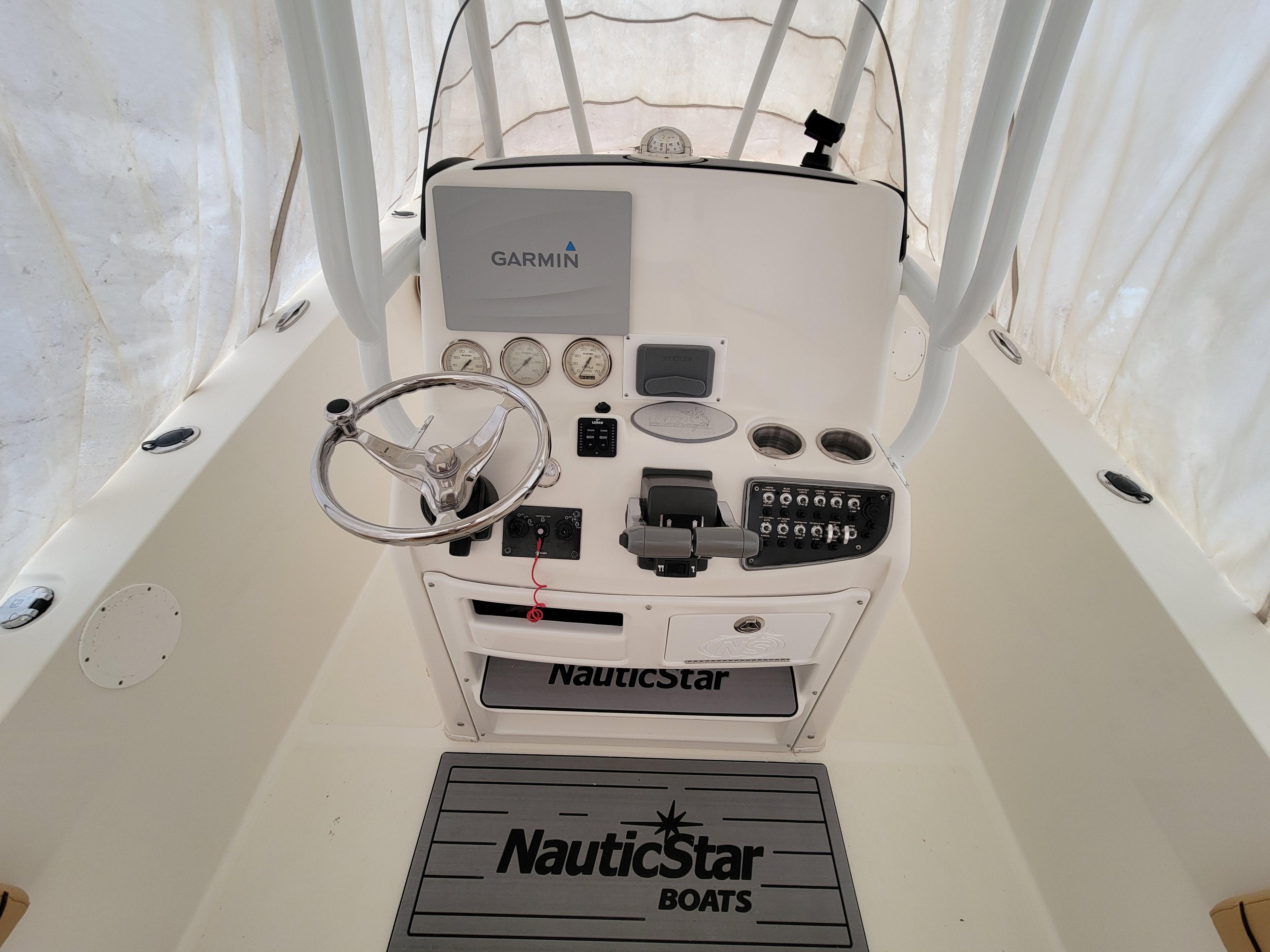2016 NauticStar 2500XS