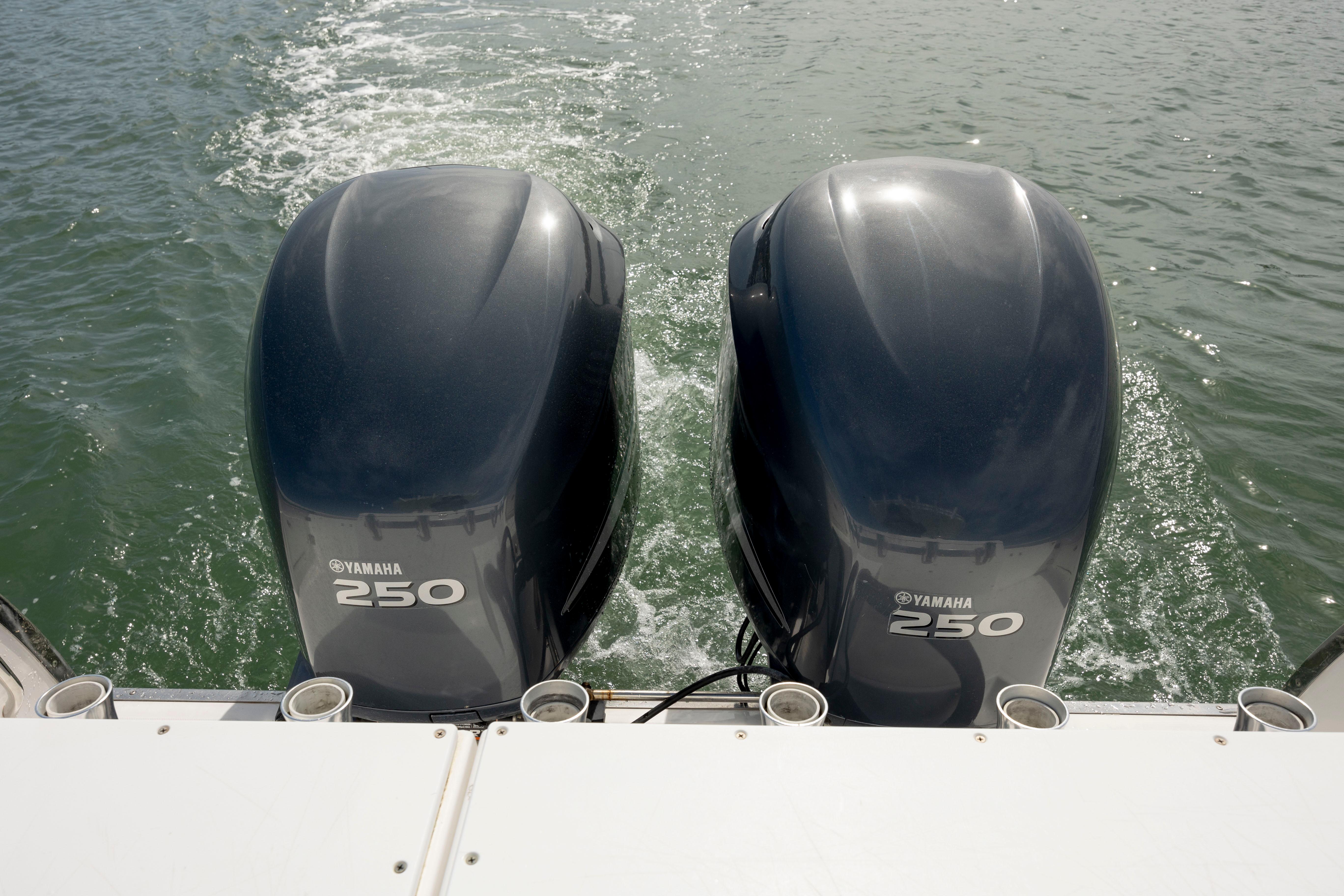 2007 Southport 28 Center Console