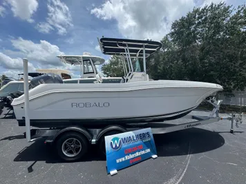 2013 Robalo 200 CC