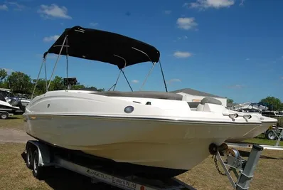 2019 Bayliner 210 Deck Boat